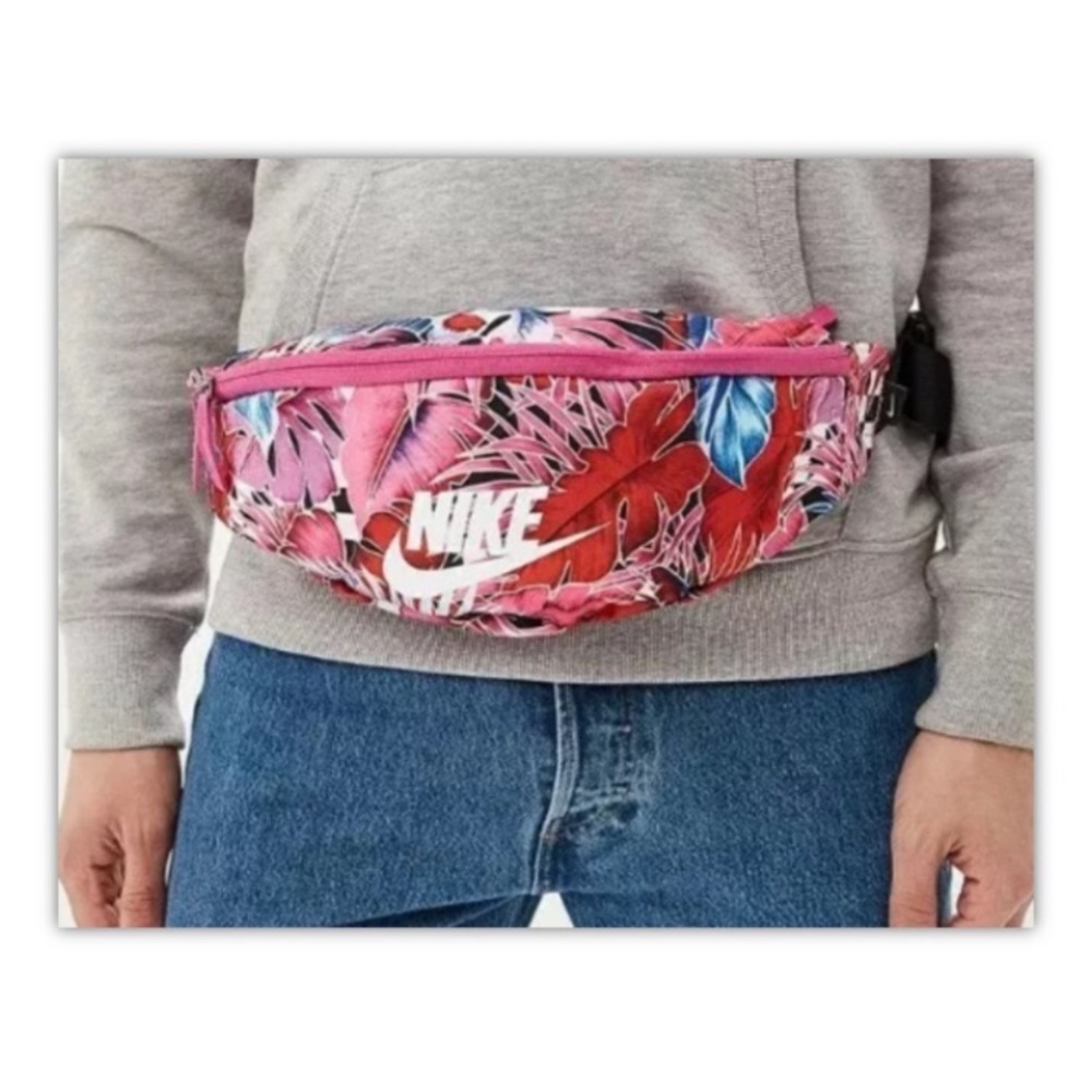 Nike Sportswear Hip Pack/Fanny Pack. NWT! - Picture 8 of 9